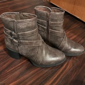 Fall boots 🍂 Gray/Brown color